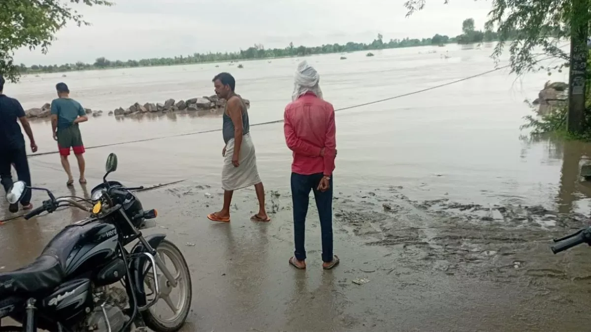 yamuna-floods-yamuna-river-likely-to-flood-faridabad-in-48-hours-delhi-begins-evacuation-as-water-level-crosses-danger-mark-faridabad-news-yamuna-news