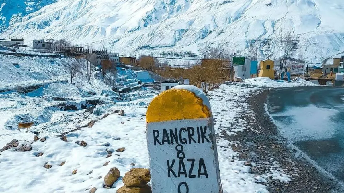 himachal-snowfall-kaza-in-lahaul-spiti-covered-in-snow-tourist-spots-turn-scenic-watch-video