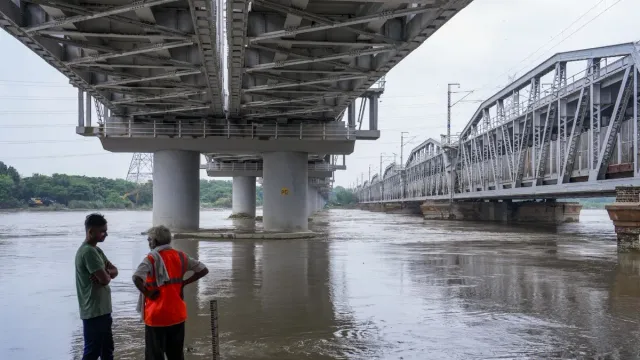 delhi-weather-yamuna-level-waterlogging-floods-imd-forecast-heavy-rains-noida-gurugram-ghaziabad-traffic-advisory-updates