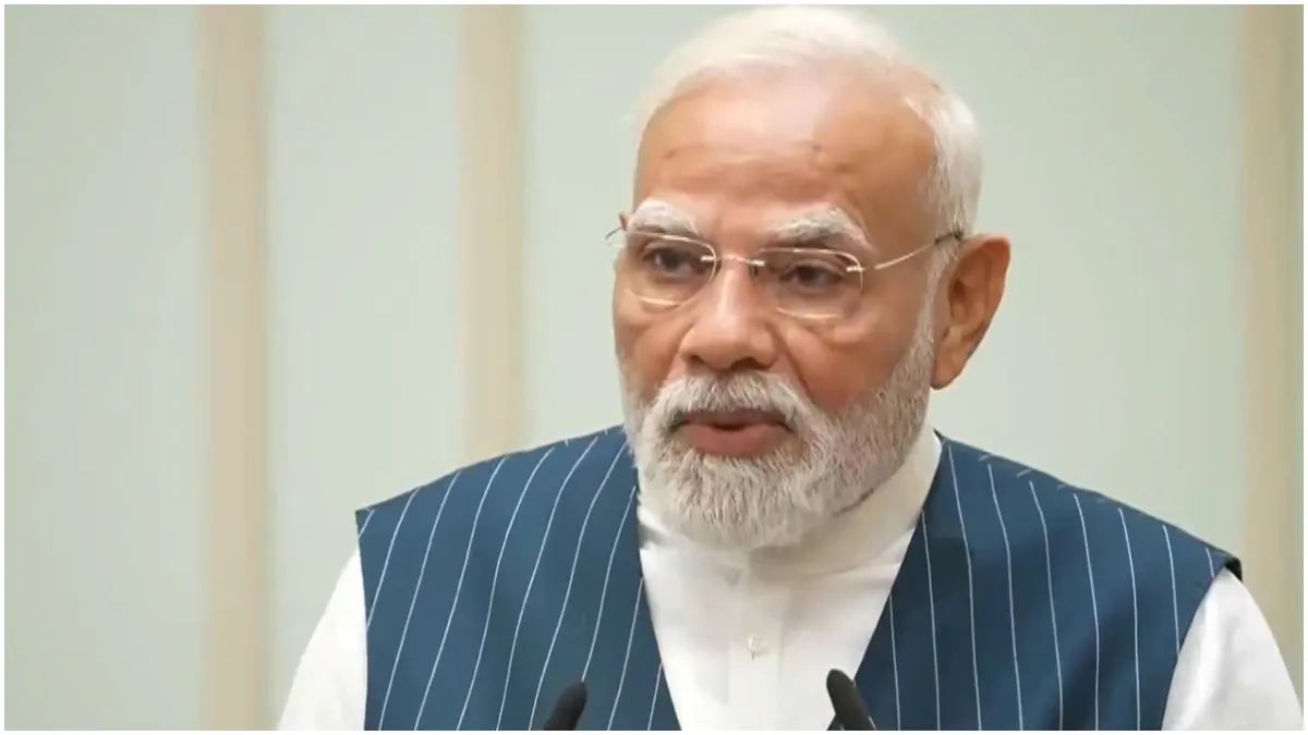 pm-modi-slams-congress-after-gst-reforms-taxed-toffees-of-children-national-awardees