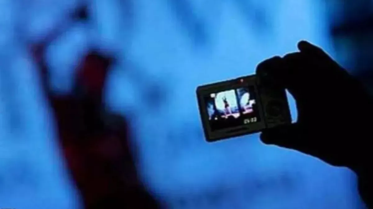 up-man-holds-womans-son-at-knifepoint-films-obscene-video-threatens-to-leak-it-online-arrested