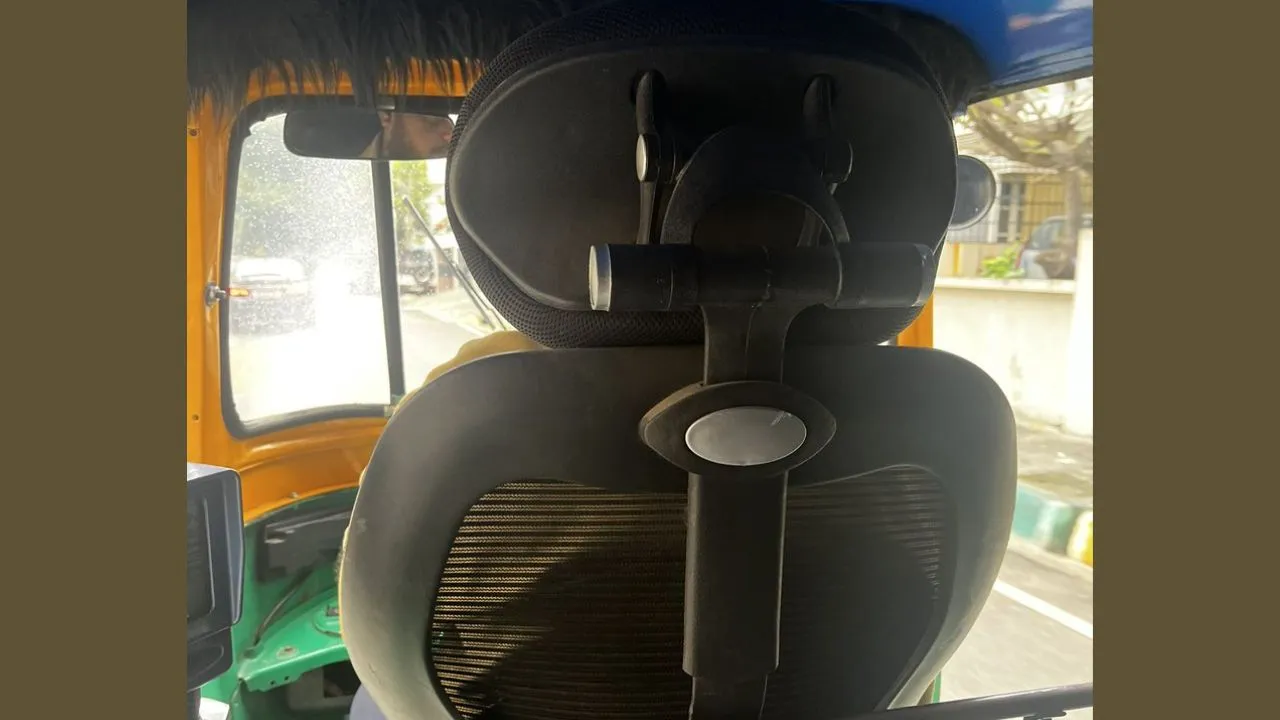 bengaluru-auto-with-gaming-chair-leaves-internet-in-splits-netizens-praise-driver-quirky-innovation