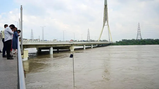 how-encroachment-and-silt-are-choking-the-yamuna-putting-delhi-at-high-flood-risk