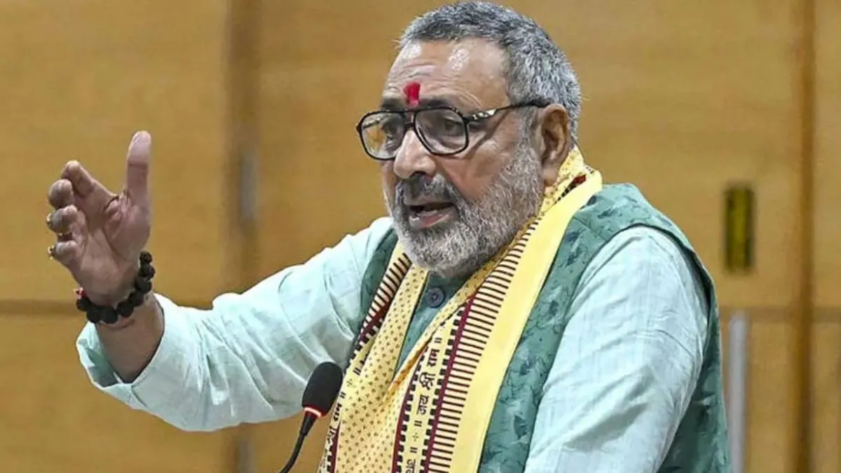 bjps-giriraj-singh-takes-super-pappu-jibe-at-tejashwi-yadav-says-congress-befooled-him