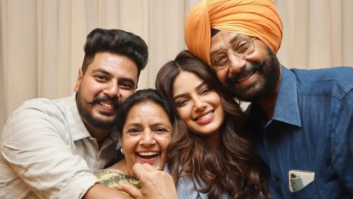 harnaaz-sandhu-remembers-father-after-baaghi-4-release-papa-my-guardian-angel