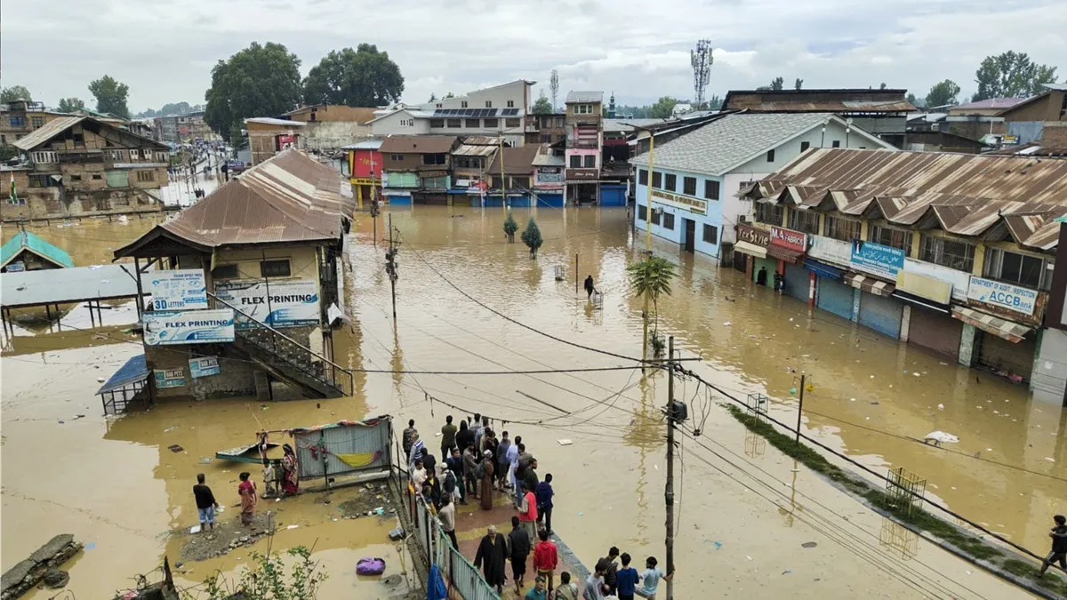 jammu-and-kashmir-flood-hindu-family-shelters-muslim-neighbours-in-kathua-unity-shines-in-crisis