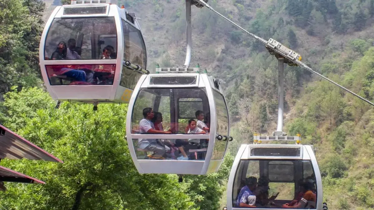 six-people-die-in-gujarats-pavgadh-hill-region-as-ropeway-breaks-down