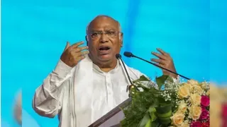 'I Have 40, Suffered More Loss': Kharge Rebukes Aggrieved Farmer For Crop Damage Complaint, Draws Ire