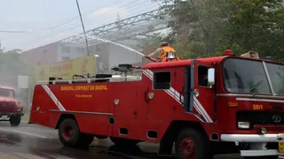 Mumbai Fire: Woman Dies, 18 Injured After Blaze Erupts In 24-Storey Building In Dahisar, Fire Tenders On Spot
