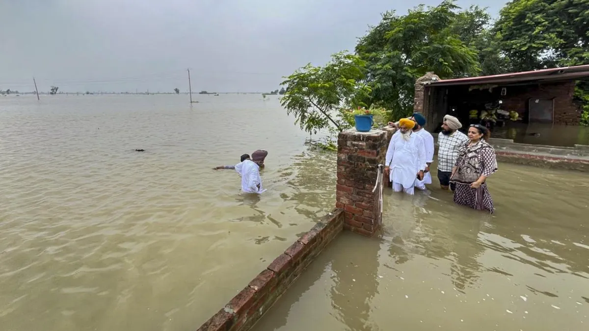 punjab-floods-delhi-and-haryana-step-in-with-67-relief-material-trucks-as-1900-villages-affected