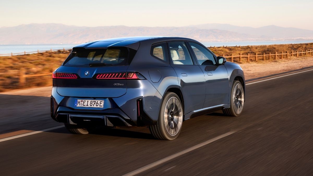 2025BMWiX3Rear