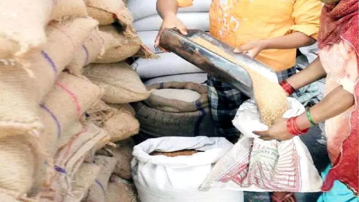 delhi-govt-keeps-ration-distribution-smooth-amid-monsoon-fair-price-shops-to-display-details