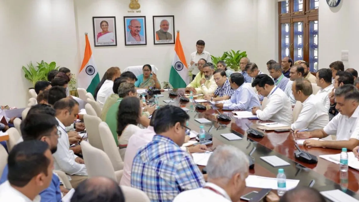 delhi-cm-husband-manish-gupta-attends-govt-meet-triggers-row-aap-calls-it-phulera-panchayat-gets-bjp-frustrated-retort