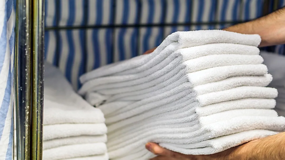 worried-about-bleach-damage-5-best-alternatives-for-white-laundry