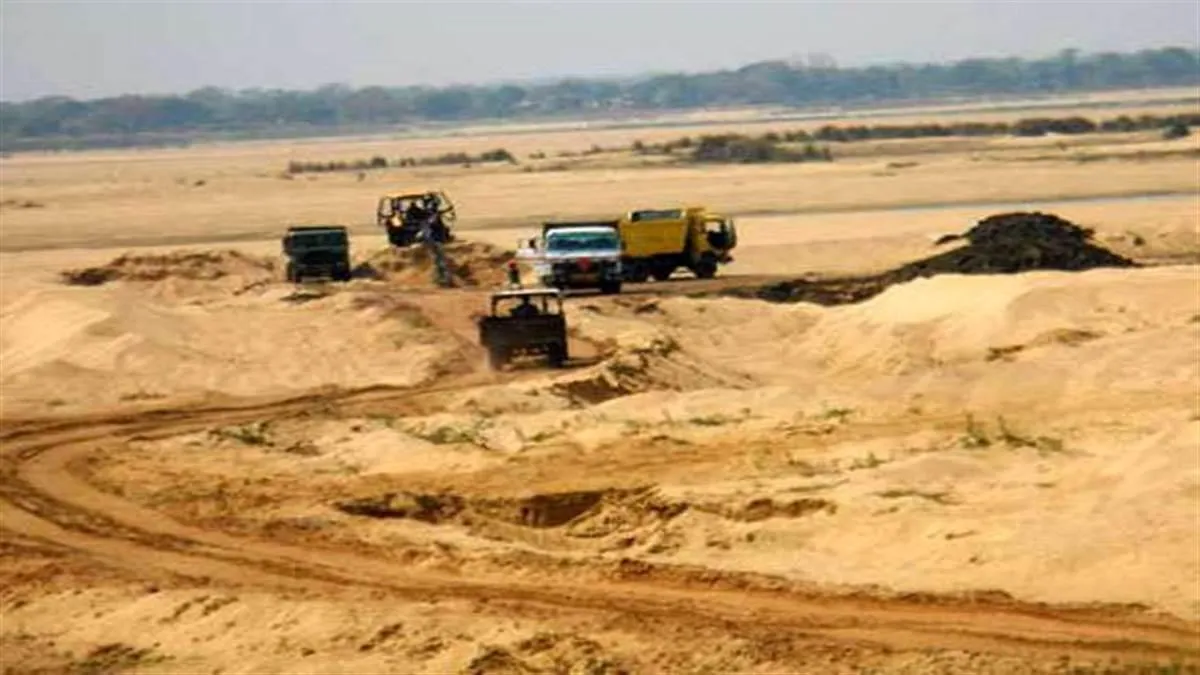 jharkhand-high-court-halts-all-sand-mining-auctions-over-pesa-act-violation