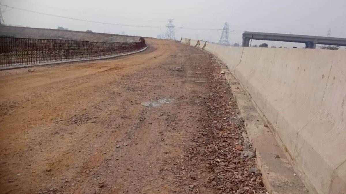 ganga-expressway-development-hapur-land-prices-soar-projects-delayed-as-farmers-refuse-to-sell