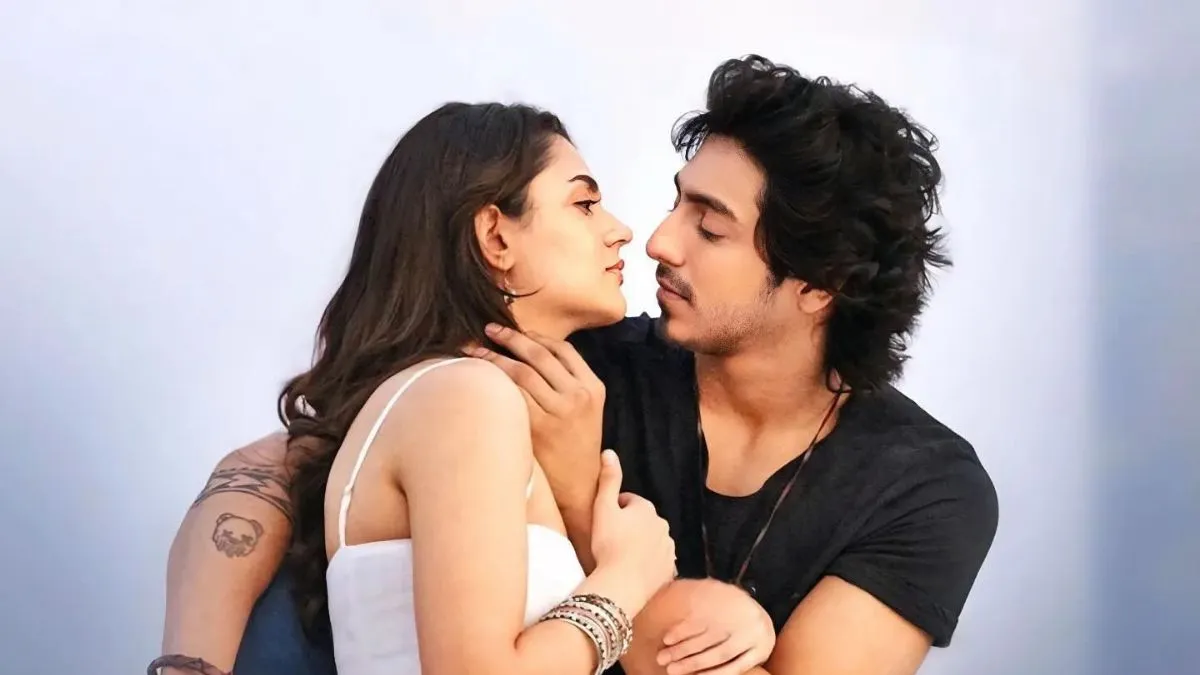 saiyaara-ott-release-netflix-announces-ahaan-panday-aneet-padda-musical-dramas-release-date