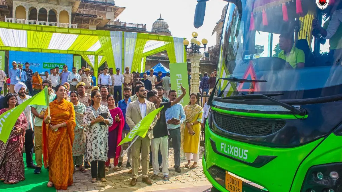deputy-cm-diya-kumari-flags-off-rajasthanthemed-buses-for-global-tourism-push