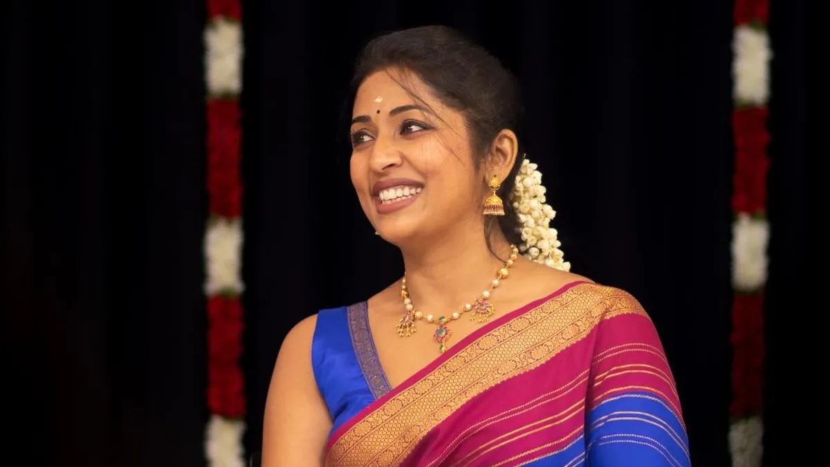 actress-navya-nair-breaks-silence-on-being-fined-rs-114-lakh-for-wearing-gajra-at-airport-if-they-dont-waive-off
