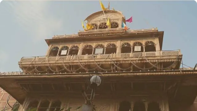 banke-bihari-temple-darshan-time-changed-vip-entries-banned-as-management-announces-key-changes-details