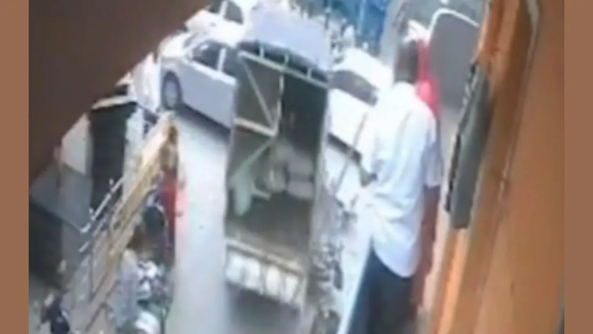 bengaluru-45-year-old-woman-dies-in-hit-and-run-cctv-shows-pickup-van-ramming-pedestrians-in-cottonpet-video