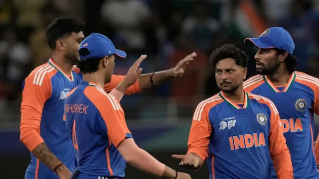 india-national-cricket-team-vs-pakistan-national-cricket-team-asia-cup-2025-india-coach-reacts-to-mike-hessons-claim-of-nawaz-being-better-spinner-than-kuldeep-says-everyones-entitled-to-their