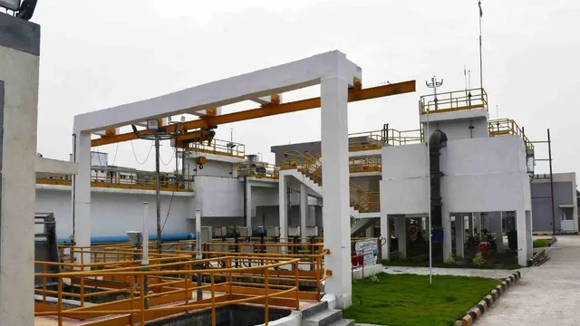 bihar-news-drm-inspects-muzaffarpur-junction-demands-quick-completion-of-sewerage-platforms