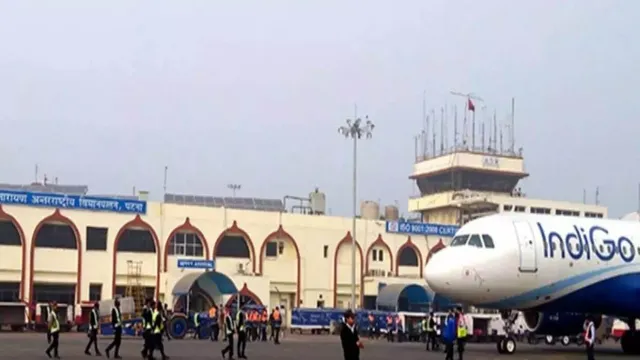 patna-airport-to-enhance-runway-visibility-with-12-high-mast-lights-project-awaits-zoo-land-approval
