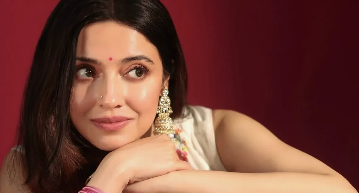 divya-khossla-talks-about-bollywood-stars-having-fillers-actress-says-all-faces-look-pretty-the-same