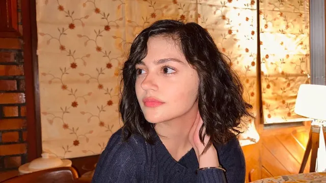 aneet-padda-signs-new-project-to-share-screen-with-fatima-sana-shaikh-in-courtroom-drama-report