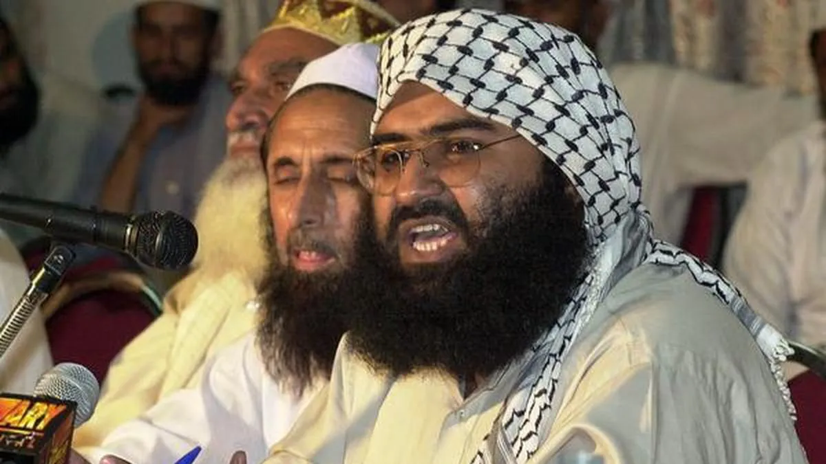paksitan-masood-azhar-family-torn-apart-in-operation-sindoor-jaish-commander-masood-ilyas-kashmiri-breaks-down-in-viral-video-watch