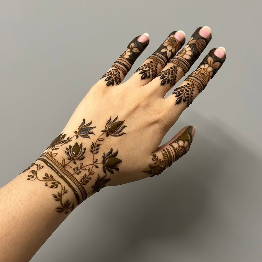 Minimal Mehndi Design