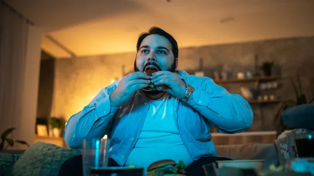 why-late-night-festive-feasting-causes-weight-gain-know-from-doctor