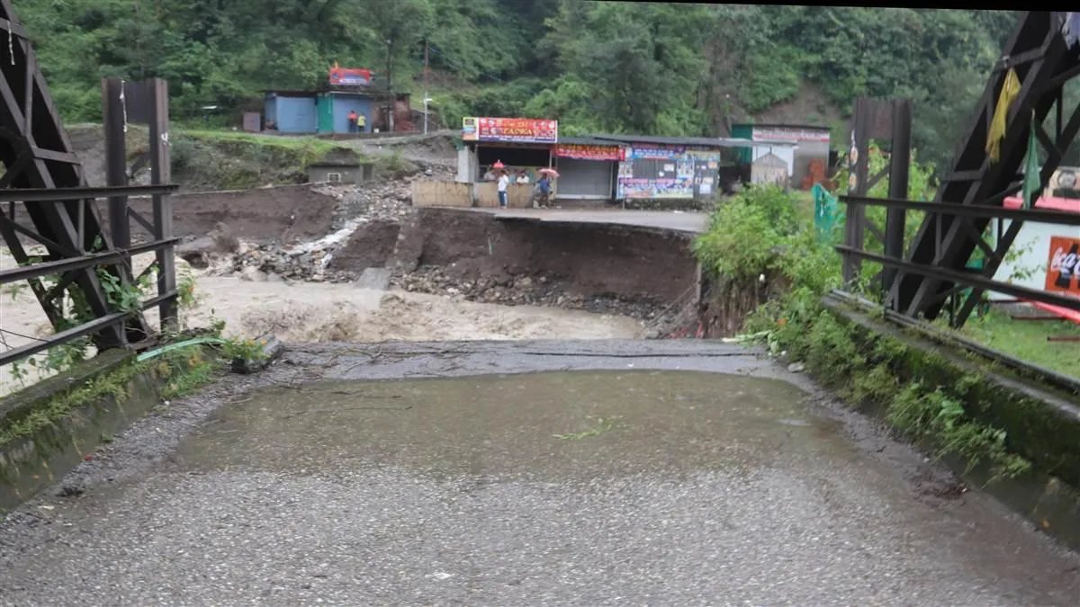 dehradun-disaster-8-bridges-damaged-in-24-hours-after-cloudburst-in-depth-look-at-damage-to-key-roads-and-infrastructure