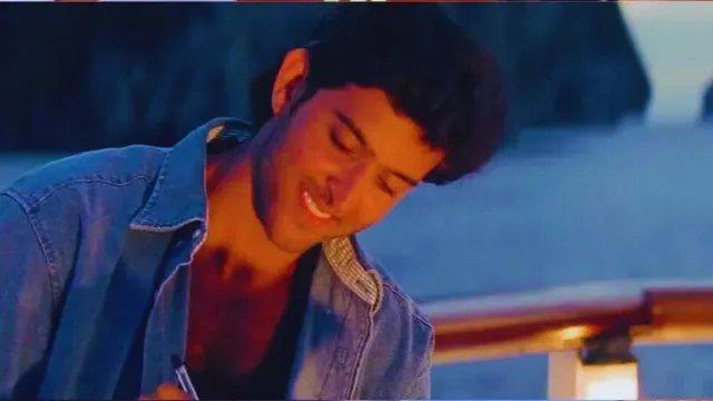 dyk-this-actress-coined-the-term-greek-god-for-hrithik-roshan-while-filming-their-first-movie