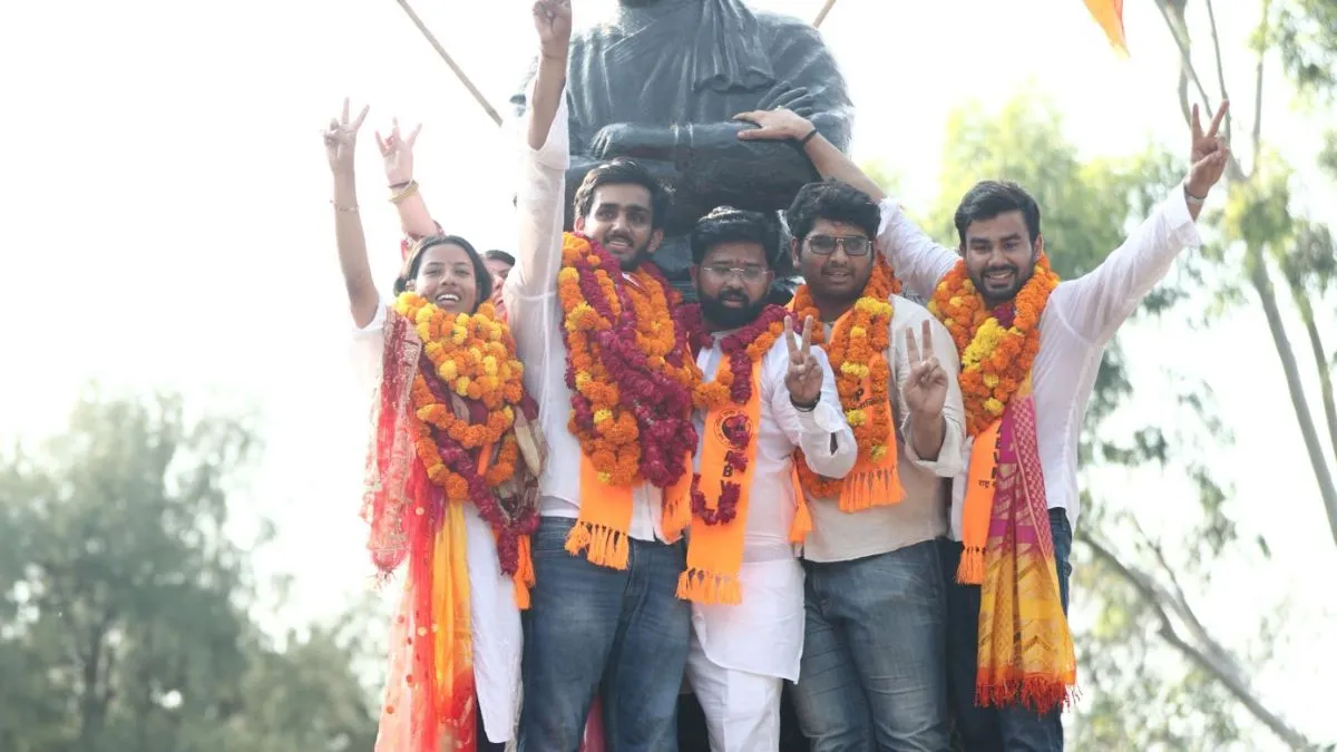dusu-polls-2025-delhi-hc-issues-notice-to-president-aryan-maan-others-over-use-of-luxury-cars-in-campaign