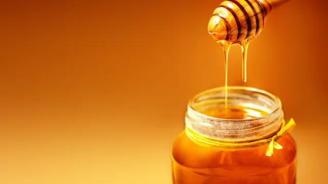5-delicious-ways-to-use-honey-in-monsoon-for-better-health-and-comfort-know-from-expert