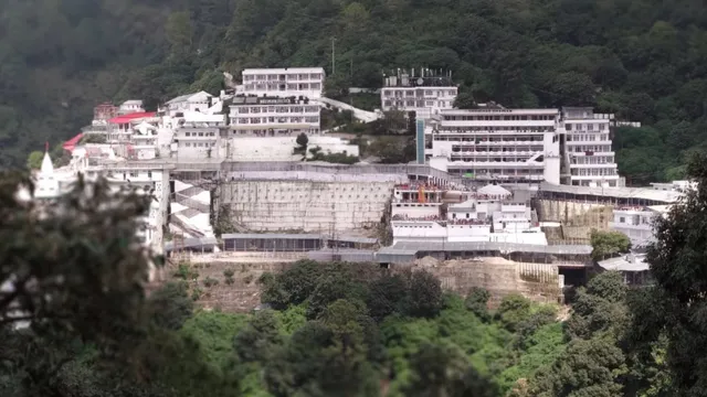 jammu-vaishno-devi-yatra-services-remain-fully-operational-amid-weather-changes-ropeway-helicopter-available-for-pilgrims