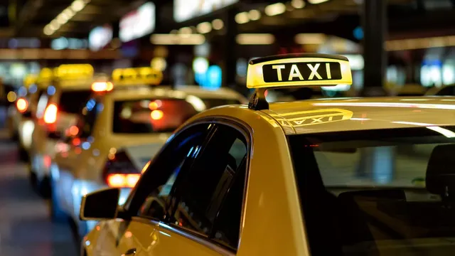 mumbai-mmrta-directs-ola-uber-rapido-follow-base-fare-of-black-and-yellow-taxis-amid-drivers-agitation-for-hike