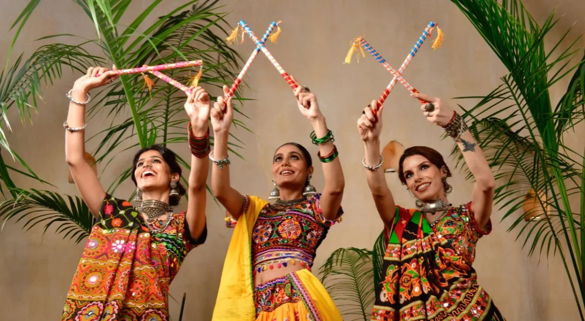 what-do-dandiya-sticks-represent-know-their-connection-with-maa-durga