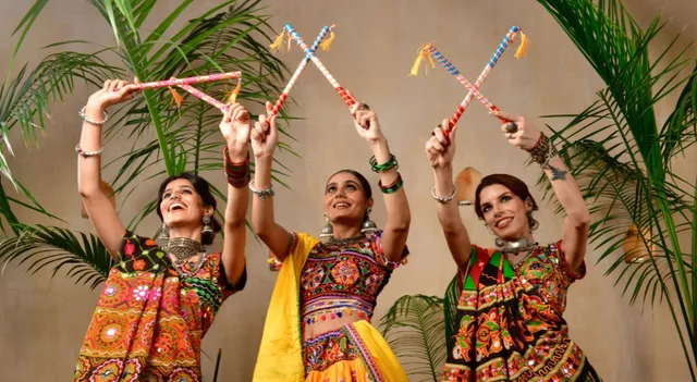 what-do-dandiya-sticks-represent-know-their-connection-with-maa-durga