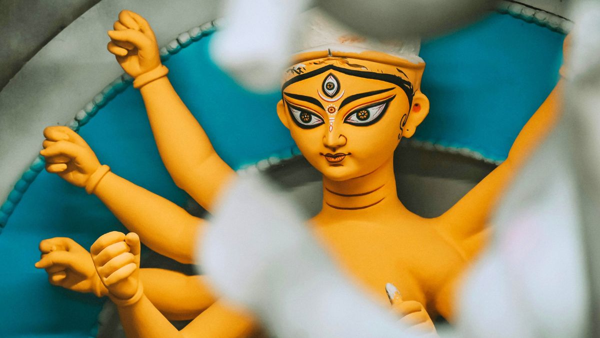 maa-durga-idol-eyes-paint