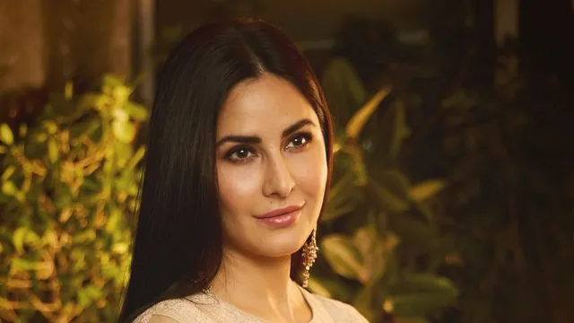 katrina-kaifs-baby-bump-sparks-pregnancy-rumours-again-netizens-express-excitement-after-seeing-her-bts-photo