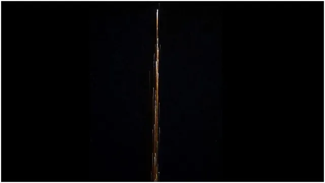 meteor-shower-delhi-mesmerising-light-trail-pierces-through-ncr-skies-onlookers-capture-rare-event-watch