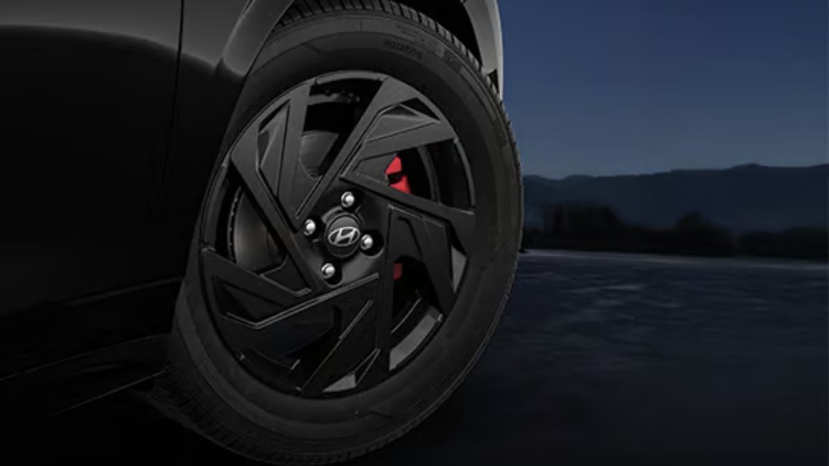 Hyundaii20KnightEditionAlloys