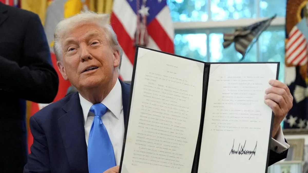 trumps-h1b-fee-rule-today-for-new-applicants-not-existing-visa-holders-indian-embassy-emergency-helpline-key-facts