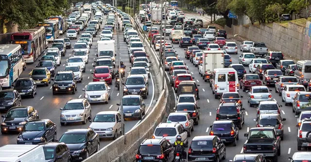 delhi-traffic-alert-restrictions-around-paharganj-to-impact-commuters-going-to-railway-station-cp-check-affected-routes