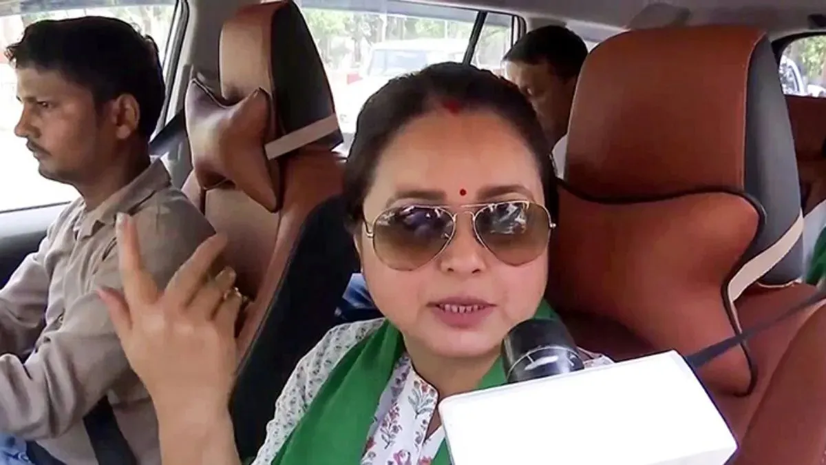 bihar-elections-2025-lalu-prasads-daughter-rohini-acharya-clears-speculation-on-political-ambition-ahead-of-bihar-polls-puts-end-to-rumours