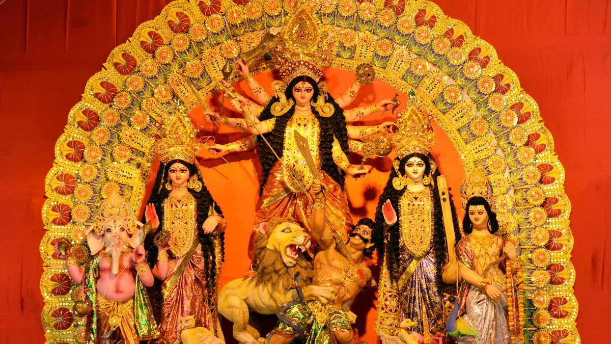 durga-puja-2025-in-delhi-when-to-visit-cr-park-to-witness-the-ultimate-festive-vibe