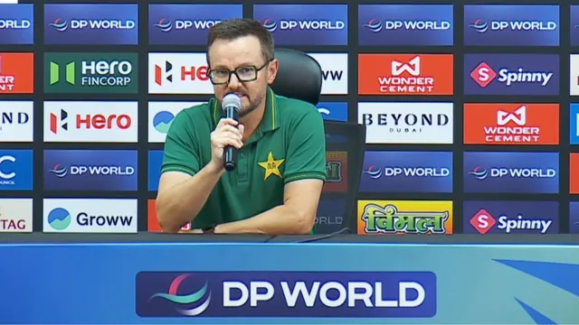 asia-cup-2025-shoaib-akhtar-blasts-pakistan-coach-mike-hesson-over-senseless-team-selection-against-india